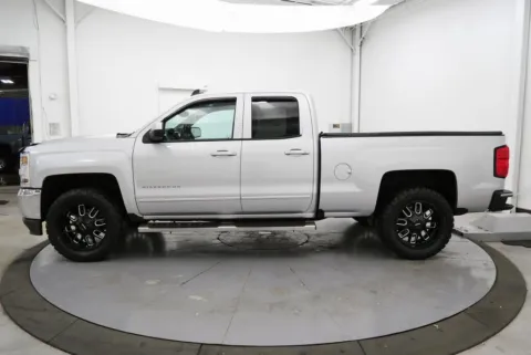 More photos of 2018 Chevrolet Silverado 1500 LT at Chillicothe Truck, OH