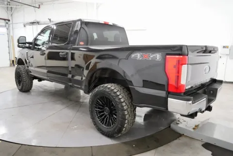 More photos of 2019 Ford F-250SD XLT at Chillicothe Truck, OH