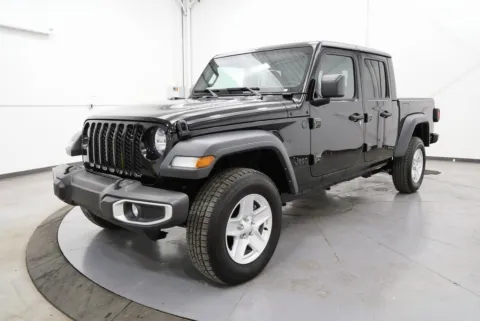 Another view of 2023 Jeep Gladiator Sport S for sale in Chillicothe, OH at Chillicothe Truck