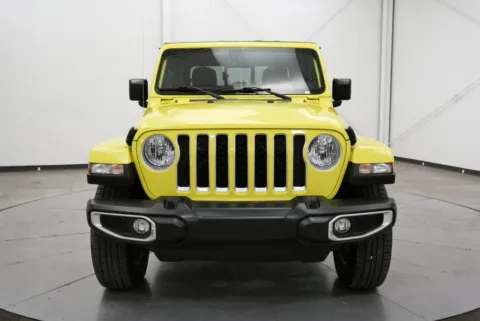 Photos of 2023 Jeep Gladiator Overland for sale in Chillicothe, OH at Chillicothe Truck