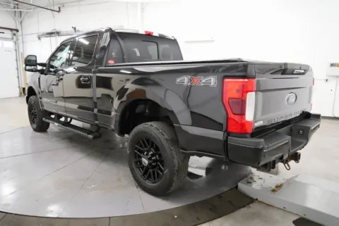 More photos of 2019 Ford F-350SD Lariat at Chillicothe Truck, OH