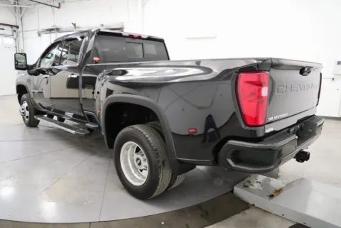 More photos of 2022 Chevrolet Silverado 3500HD High Country at Chillicothe Truck, OH