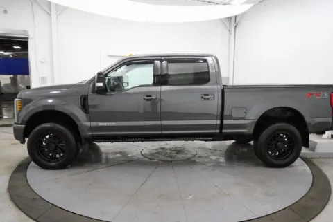 More photos of 2019 Ford F-350SD Lariat at Chillicothe Truck, OH