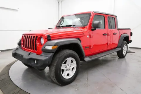 Another view of 2020 Jeep Gladiator Sport for sale in Chillicothe, OH at Chillicothe Truck