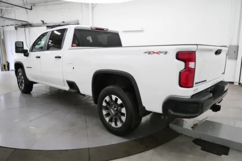 More photos of 2021 Chevrolet Silverado 2500HD Custom at Chillicothe Truck, OH