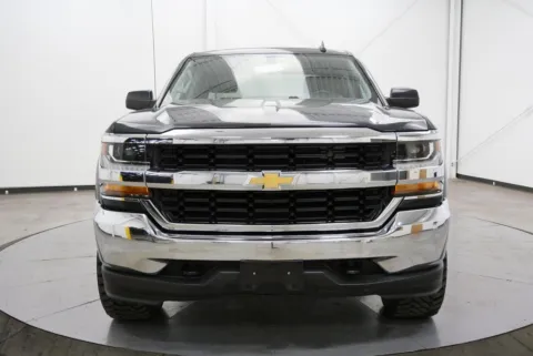 Photos of 2018 Chevrolet Silverado 1500 LT for sale in Chillicothe, OH at Chillicothe Truck