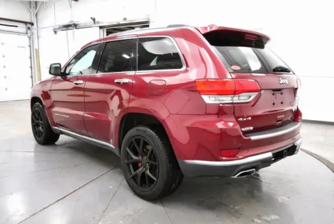 More photos of 2014 Jeep Grand Cherokee Summit at Chillicothe Truck, OH