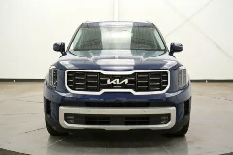 Photos of 2024 Kia Telluride SX-Prestige for sale in Chillicothe, OH at Chillicothe Truck