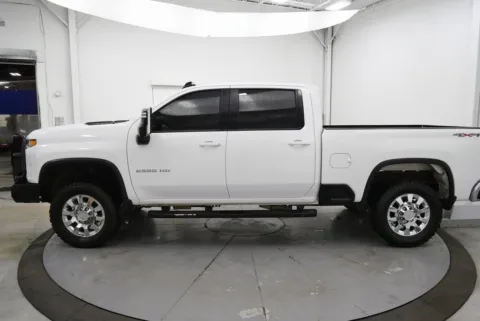 More photos of 2020 Chevrolet Silverado 2500HD LT at Chillicothe Truck, OH