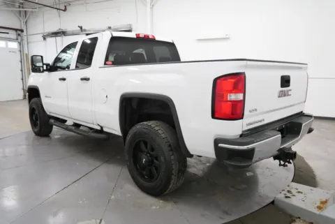 More photos of 2017 GMC Sierra 2500HD at Chillicothe Truck, OH