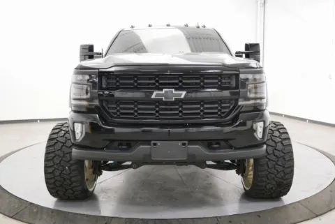 Photos of 2019 Chevrolet Silverado 1500 LD LT for sale in Chillicothe, OH at Chillicothe Truck