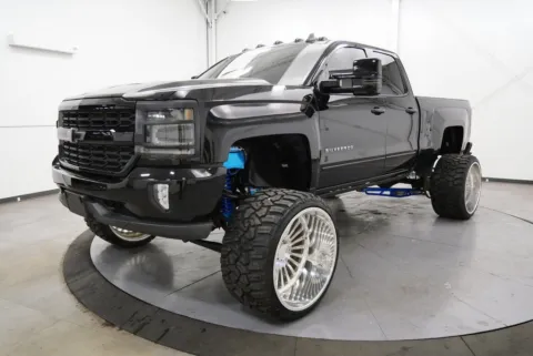 Another view of 2019 Chevrolet Silverado 1500 LD LT for sale in Chillicothe, OH at Chillicothe Truck