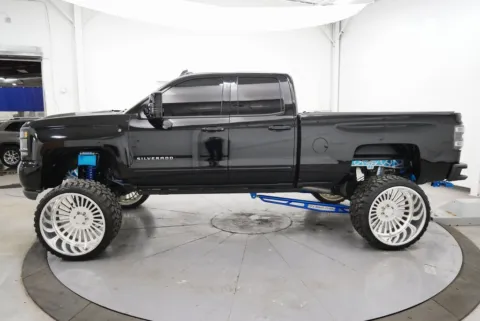 More photos of 2019 Chevrolet Silverado 1500 LD LT at Chillicothe Truck, OH