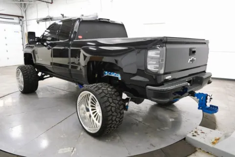 More photos of 2019 Chevrolet Silverado 1500 LD LT at Chillicothe Truck, OH