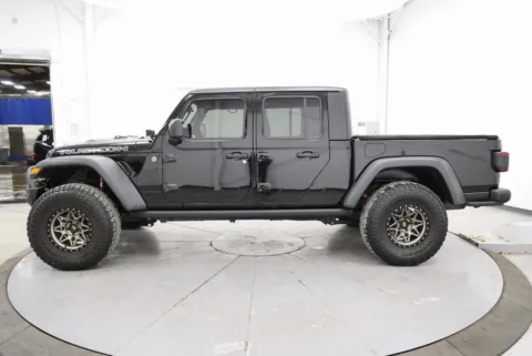 More photos of 2020 Jeep Gladiator Rubicon at Chillicothe Truck, OH