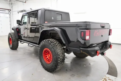 More photos of 2020 Jeep Gladiator Sport at Chillicothe Truck, OH