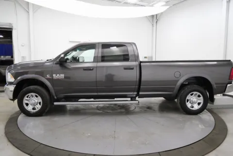 More photos of 2017 Ram 3500 Tradesman at Chillicothe Truck, OH