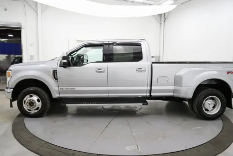 More photos of 2021 Ford F-350SD Lariat at Chillicothe Truck, OH