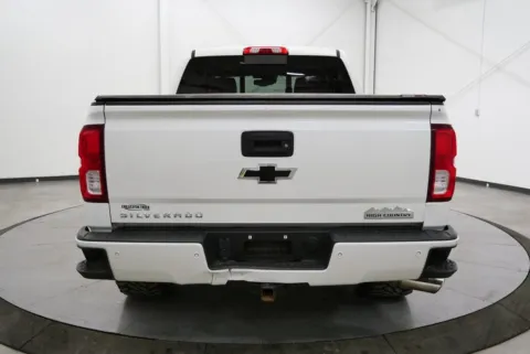 More photos of 2017 Chevrolet Silverado 1500 High Country at Chillicothe Truck, OH