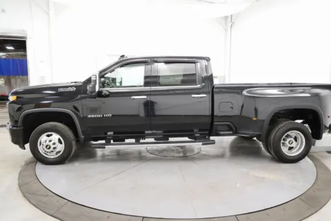 More photos of 2022 Chevrolet Silverado 3500HD High Country at Chillicothe Truck, OH