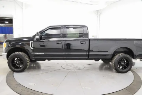 More photos of 2017 Ford F-250SD Lariat at Chillicothe Truck, OH