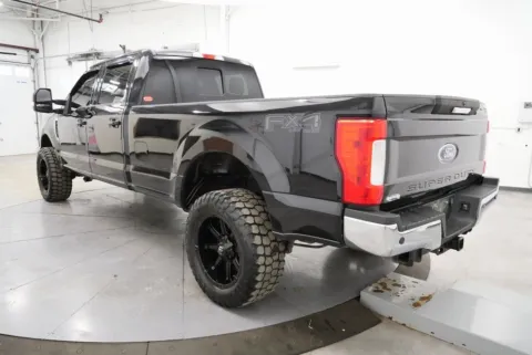 More photos of 2017 Ford F-250SD Lariat at Chillicothe Truck, OH