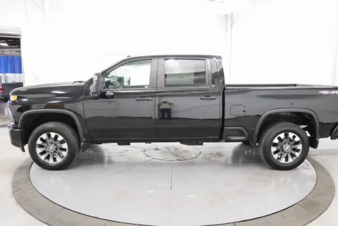 More photos of 2021 Chevrolet Silverado 2500HD Custom at Chillicothe Truck, OH