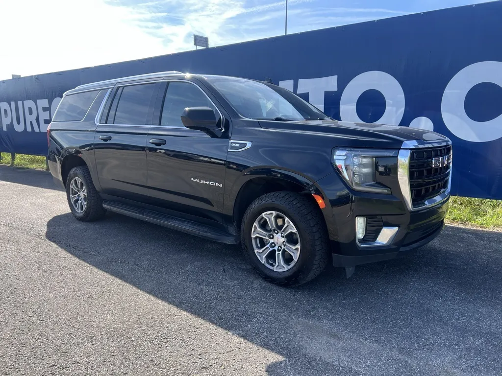 2022 GMC Yukon XL SLE