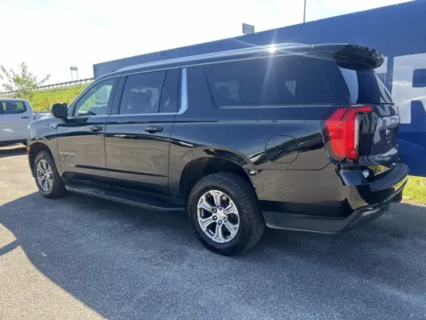 More photos of 2022 GMC Yukon XL SLE at Chillicothe Truck, OH