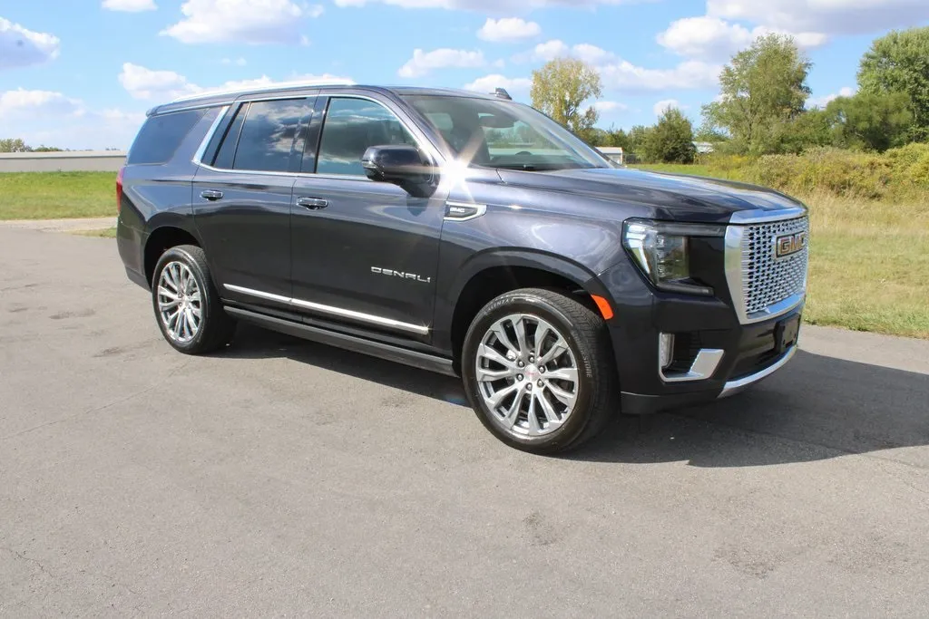 Gray 2023 GMC Yukon Denali for sale in Chillicothe, OH
