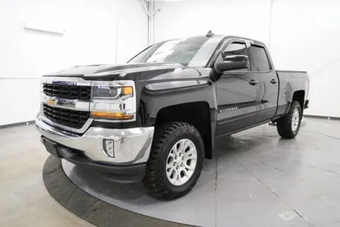 Another view of 2018 Chevrolet Silverado 1500 LT for sale in Chillicothe, OH at Chillicothe Truck