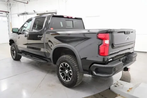 More photos of 2024 Chevrolet Silverado 1500 ZR2 at Chillicothe Truck, OH