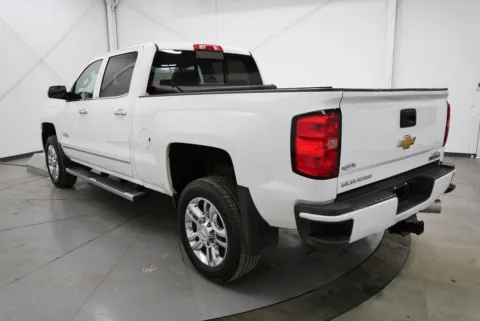 More photos of 2015 Chevrolet Silverado 2500HD High Country at Chillicothe Truck, OH