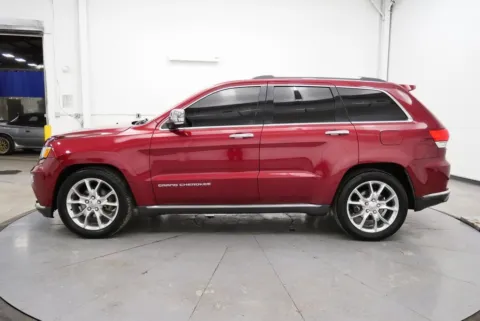 More photos of 2014 Jeep Grand Cherokee Summit at Chillicothe Truck, OH