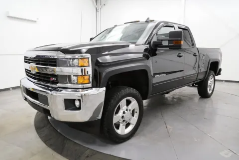 Another view of 2017 Chevrolet Silverado 2500HD LT for sale in Chillicothe, OH at Chillicothe Truck