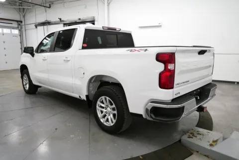 More photos of 2021 Chevrolet Silverado 1500 LT at Chillicothe Truck, OH