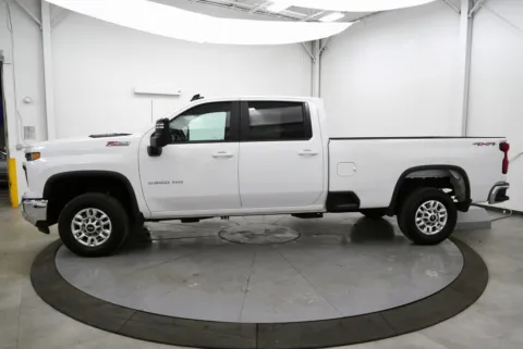 More photos of 2024 Chevrolet Silverado 2500HD LT at Chillicothe Truck, OH