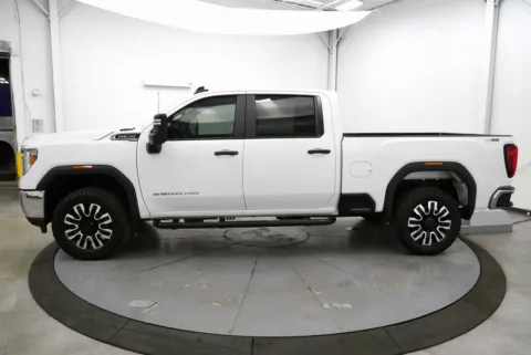 More photos of 2020 GMC Sierra 2500HD at Chillicothe Truck, OH