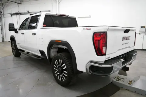 More photos of 2020 GMC Sierra 2500HD at Chillicothe Truck, OH