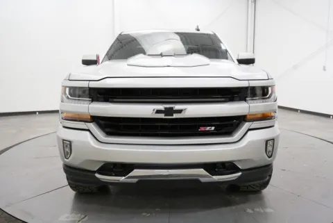 Photos of 2017 Chevrolet Silverado 1500 LT for sale in Chillicothe, OH at Chillicothe Truck
