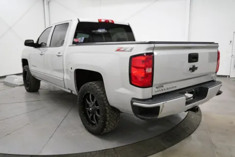 More photos of 2017 Chevrolet Silverado 1500 LT at Chillicothe Truck, OH