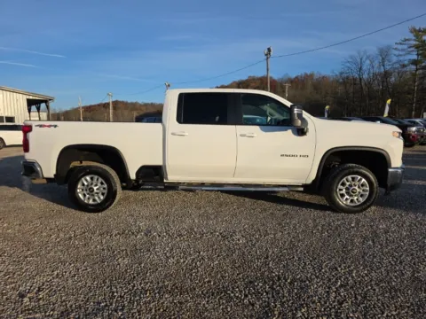 Another view of 2023 Chevrolet Silverado 2500HD LT for sale in Chillicothe, OH at Chillicothe Truck