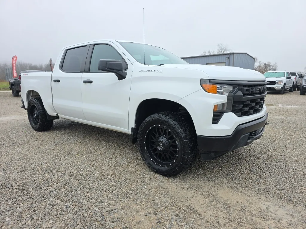 White 2022 Chevrolet Silverado 1500 WT for sale in Chillicothe, OH