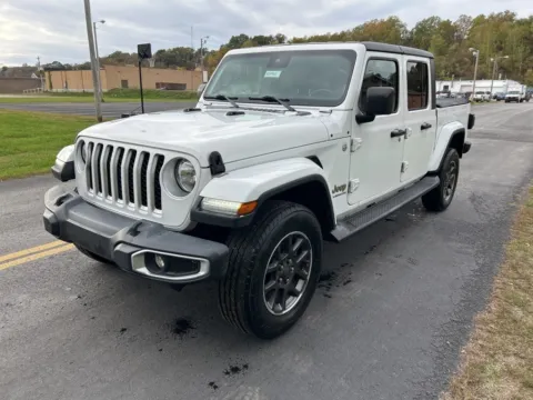 Another view of 2020 Jeep Gladiator Overland for sale in Chillicothe, OH at Chillicothe Truck