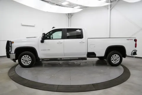 More photos of 2022 Chevrolet Silverado 2500HD LT at Chillicothe Truck, OH