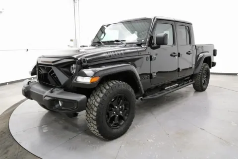 Another view of 2021 Jeep Gladiator Willys for sale in Chillicothe, OH at Chillicothe Truck