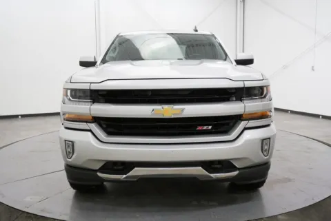 Photos of 2017 Chevrolet Silverado 1500 LT for sale in Chillicothe, OH at Chillicothe Truck