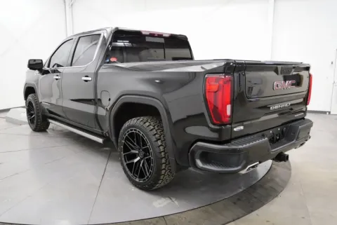 More photos of 2019 GMC Sierra 1500 Denali at Chillicothe Truck, OH