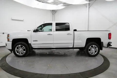 More photos of 2015 Chevrolet Silverado 2500HD High Country at Chillicothe Truck, OH