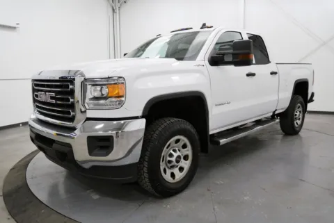 Another view of 2018 GMC Sierra 2500HD for sale in Chillicothe, OH at Chillicothe Truck